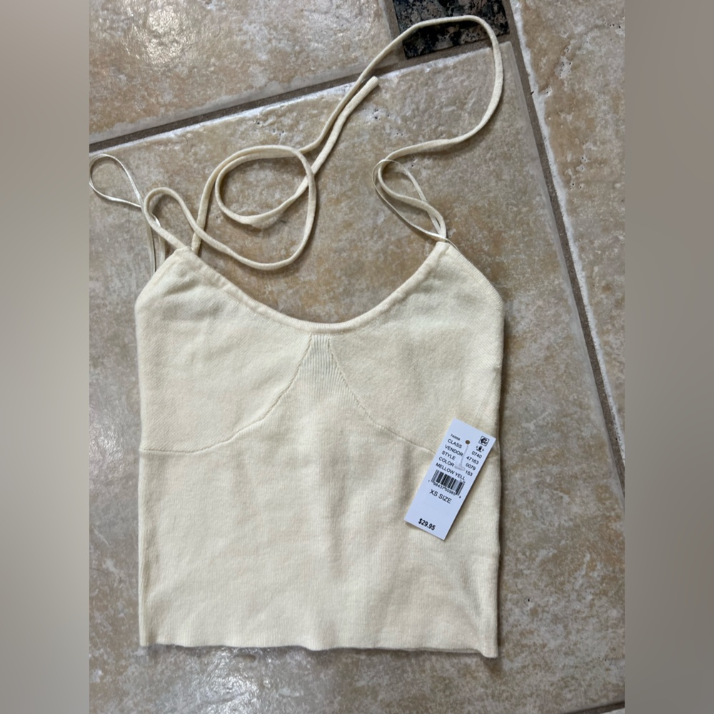 Yellow top - Picture 2 of 6